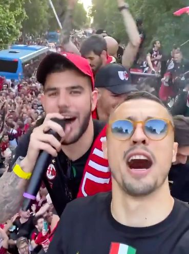 表现更是让 表现更是让